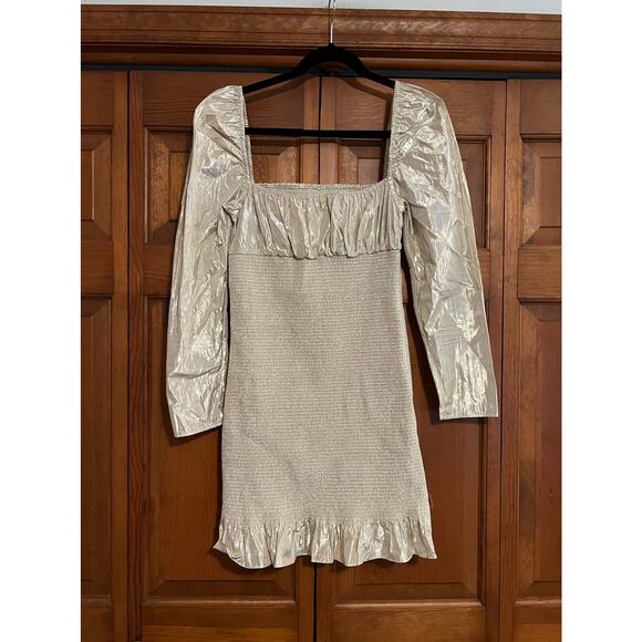 Aritzia Wilfred Smocked Metallic Bodycon Ballad Mini Dress Puff Sleeve Gold SZ M - Picture 2 of 10